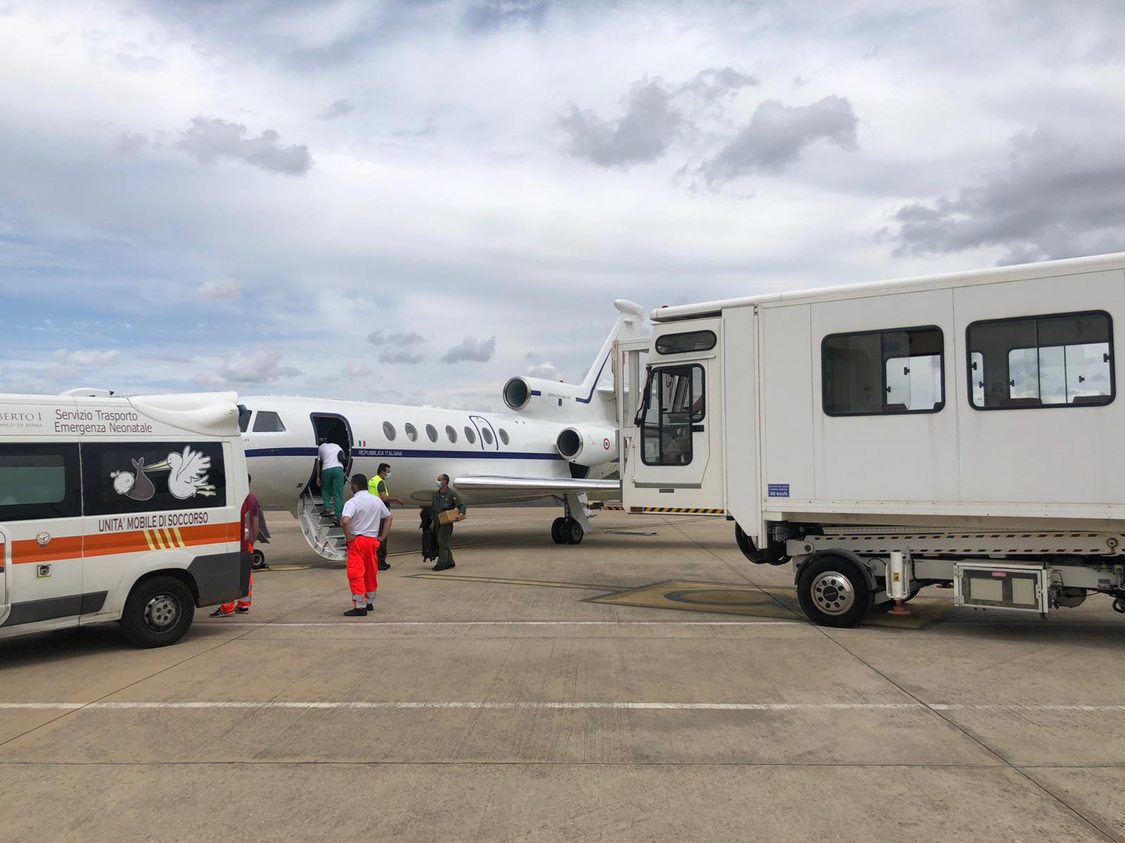 Volo Salva Vita Neonato Di Appena 10 Giorni Trasportato D Urgenza A Roma