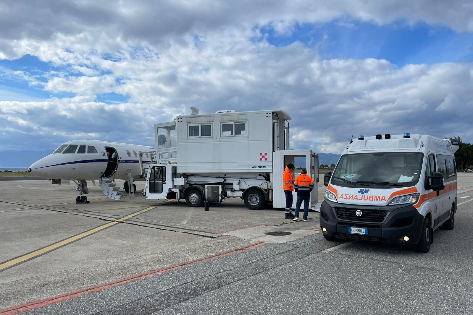 Aeronautica Uomo In Pericolo Di Vita Trasportato A Roma