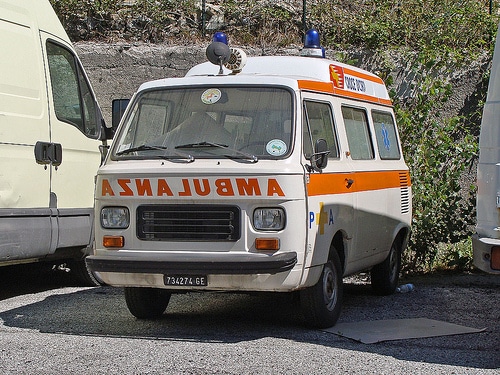 CROCE D'ORO SAMPIERDARENA - L'ambulanza Dalla Doppia Vita - Emergency Live