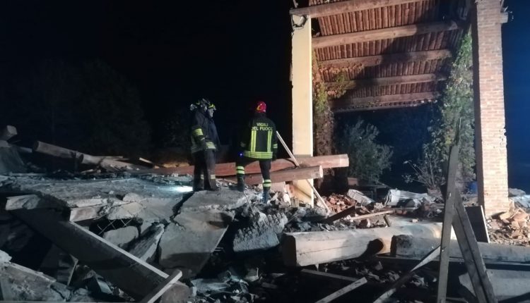 Vigili Del Fuoco Uccisi Da Un Esplosione A Quargnento Ipotesi Attentato Al Vaglio Degli