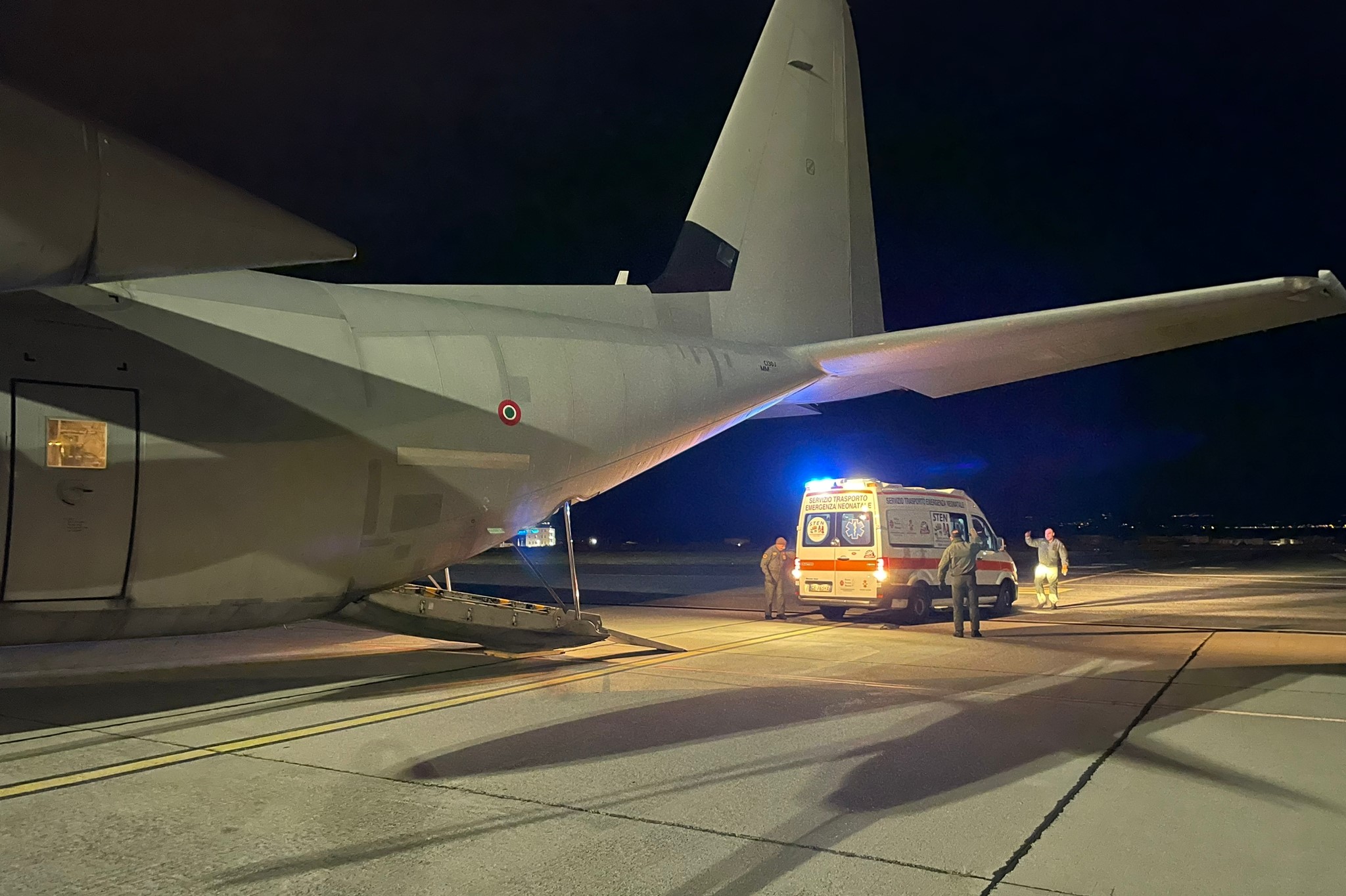 Trasporto con C-130J per ambulanza: a bordo neonato di 3 giorni